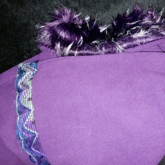 Shaw - Picture 4 of 4